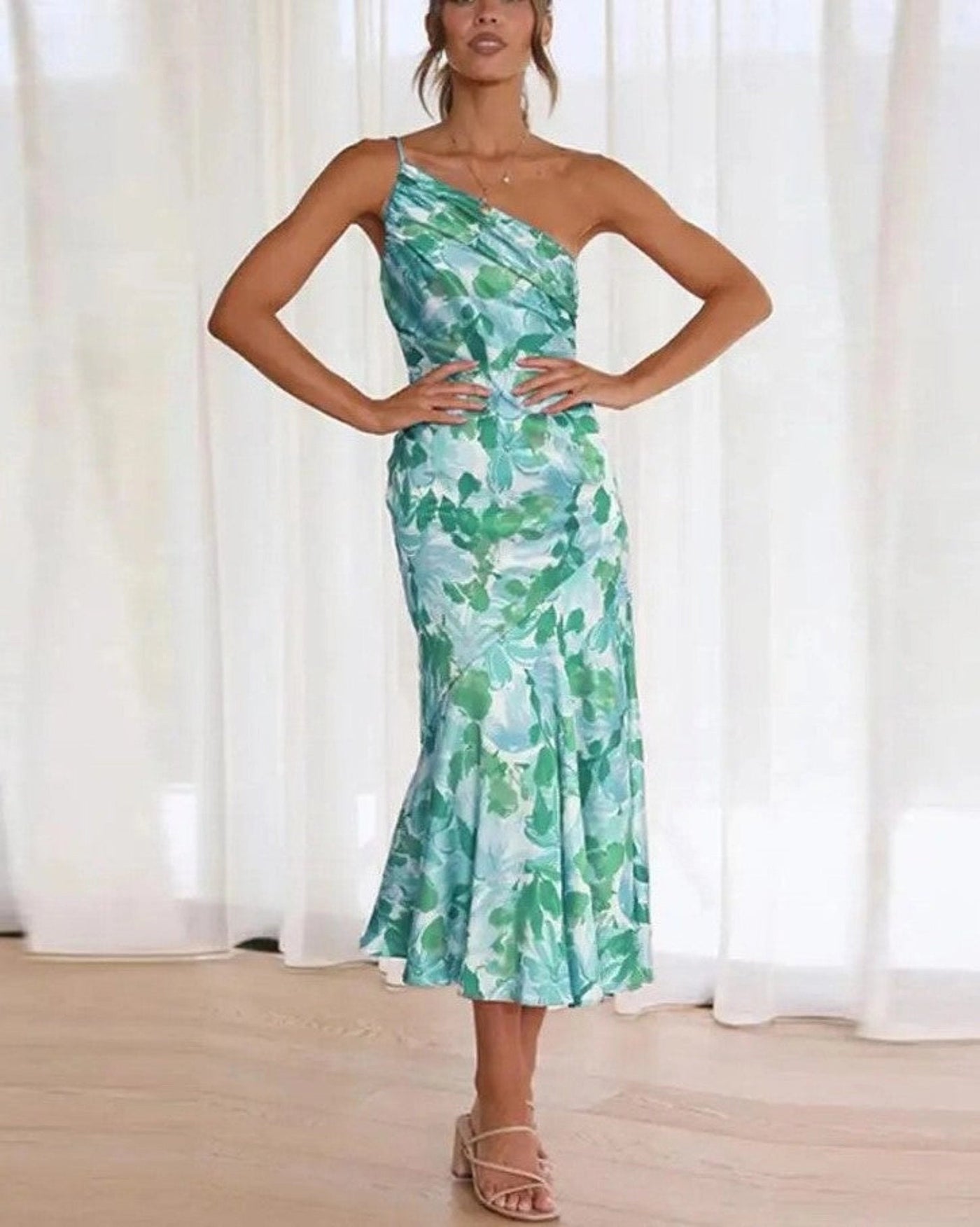 Sienna - Asymmetric Maxi Dress with Floral Pattern for Women