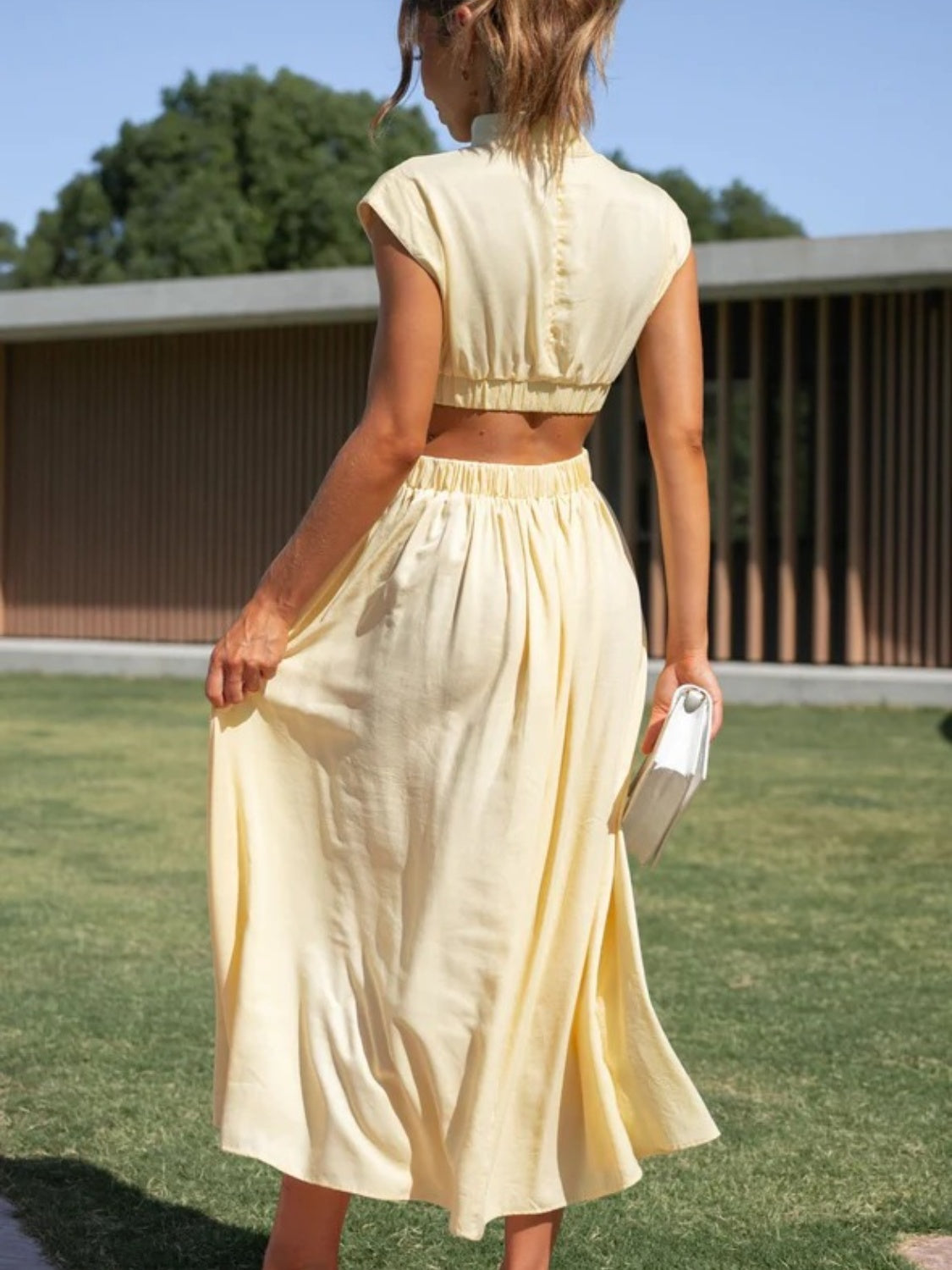 Gersinde - Elegant Sleeveless Dress with Cutout and Stand-up Collar for Women